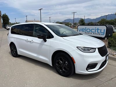 2024 Chrysler Pacifica Plug-In Hybrid S Appearance