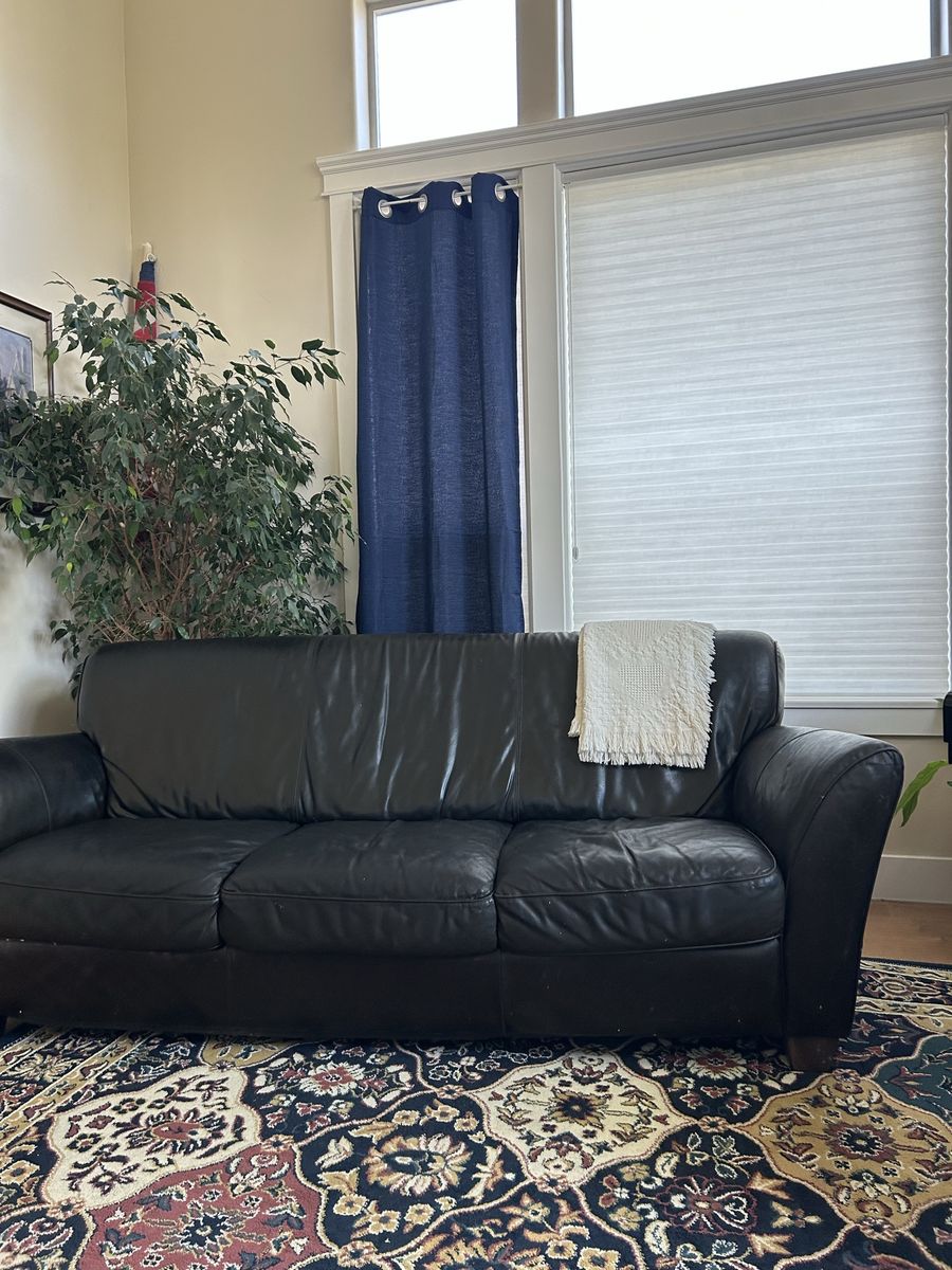 Main image 3