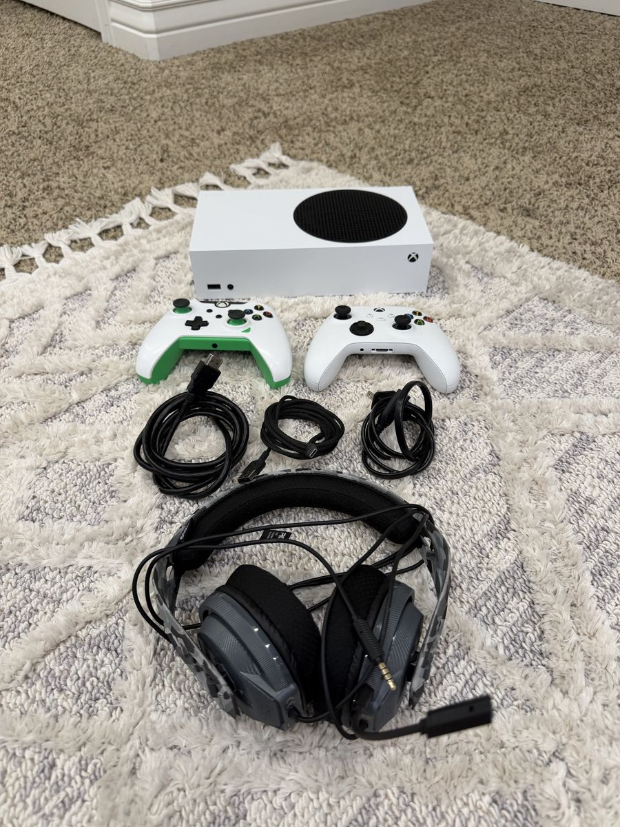 Xbox Series S Bundle