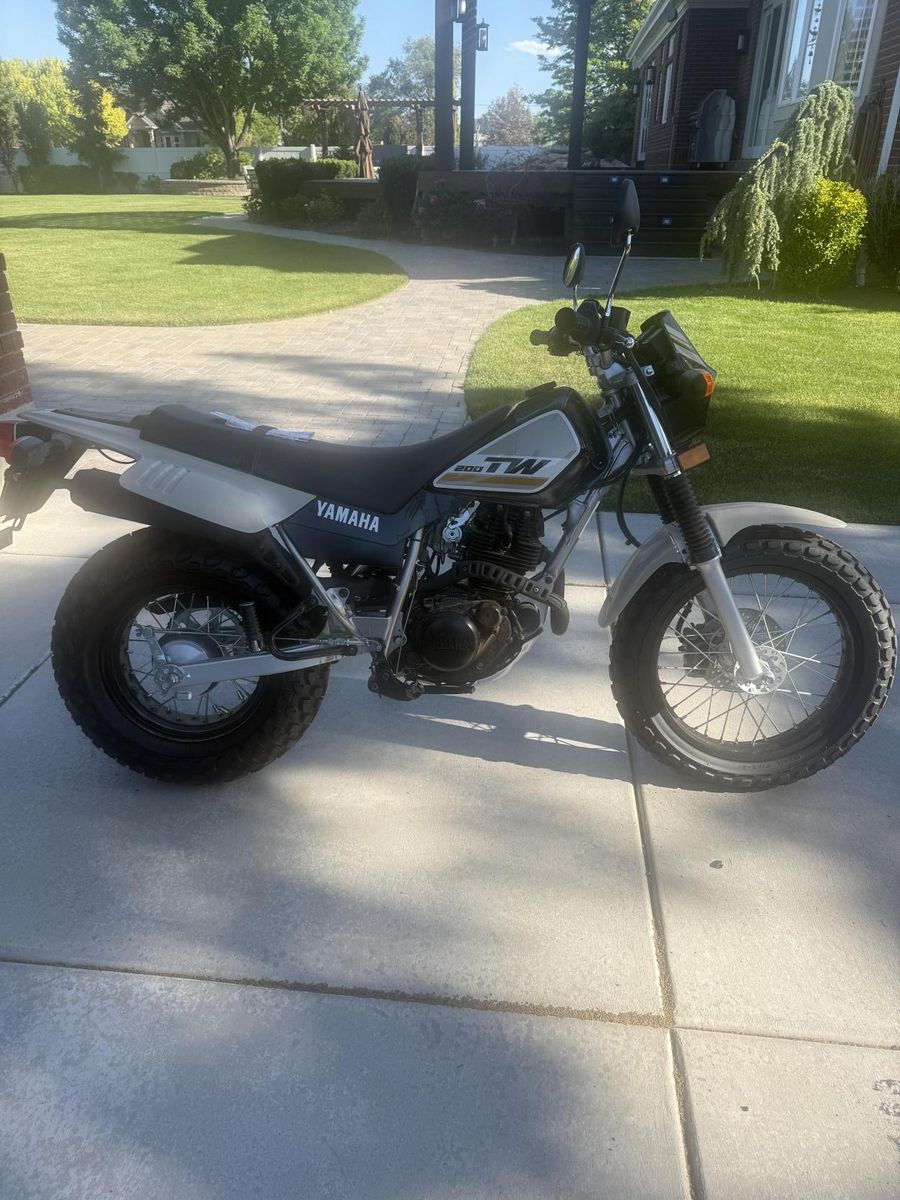 2018 Yamaha TW200 – Like New!