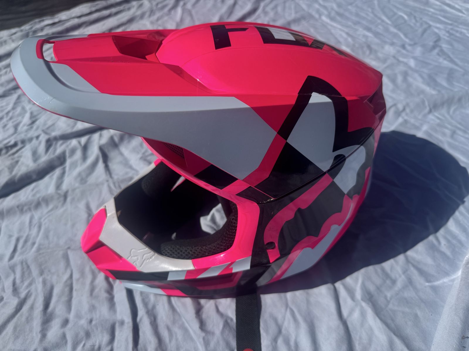 Fox Racing V1 Motocross Helmet, Pink/Black/White, Size S (55-56cm) - $90