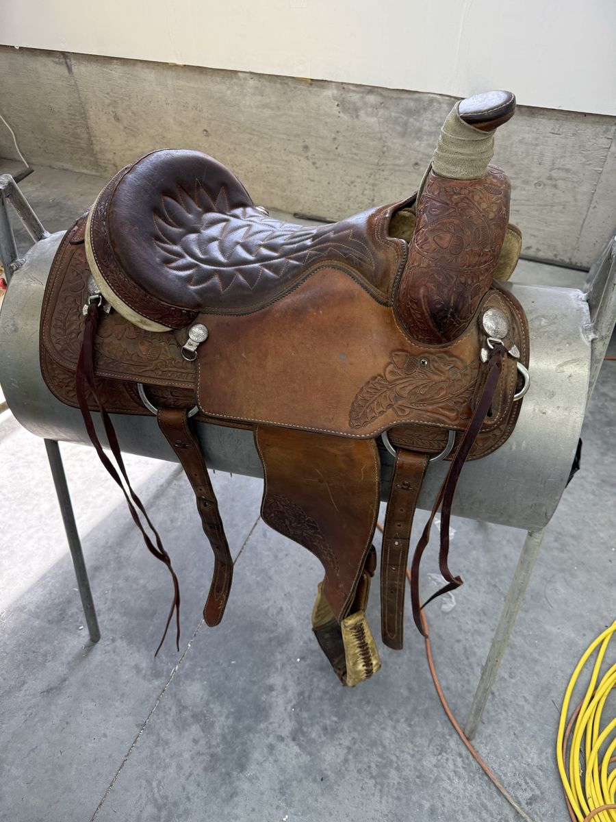16” Courts Saddlery Saddle