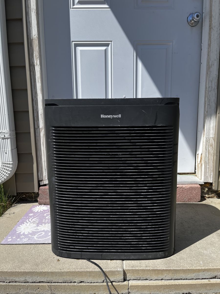 Honeywell HPA3300B True HEPA Allergen Air Purifier w/ Germ, Odor Reduction - Black
