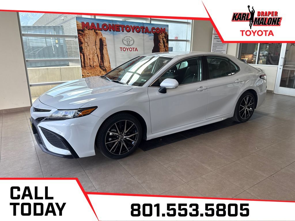 2023 Toyota Camry Hybrid SE