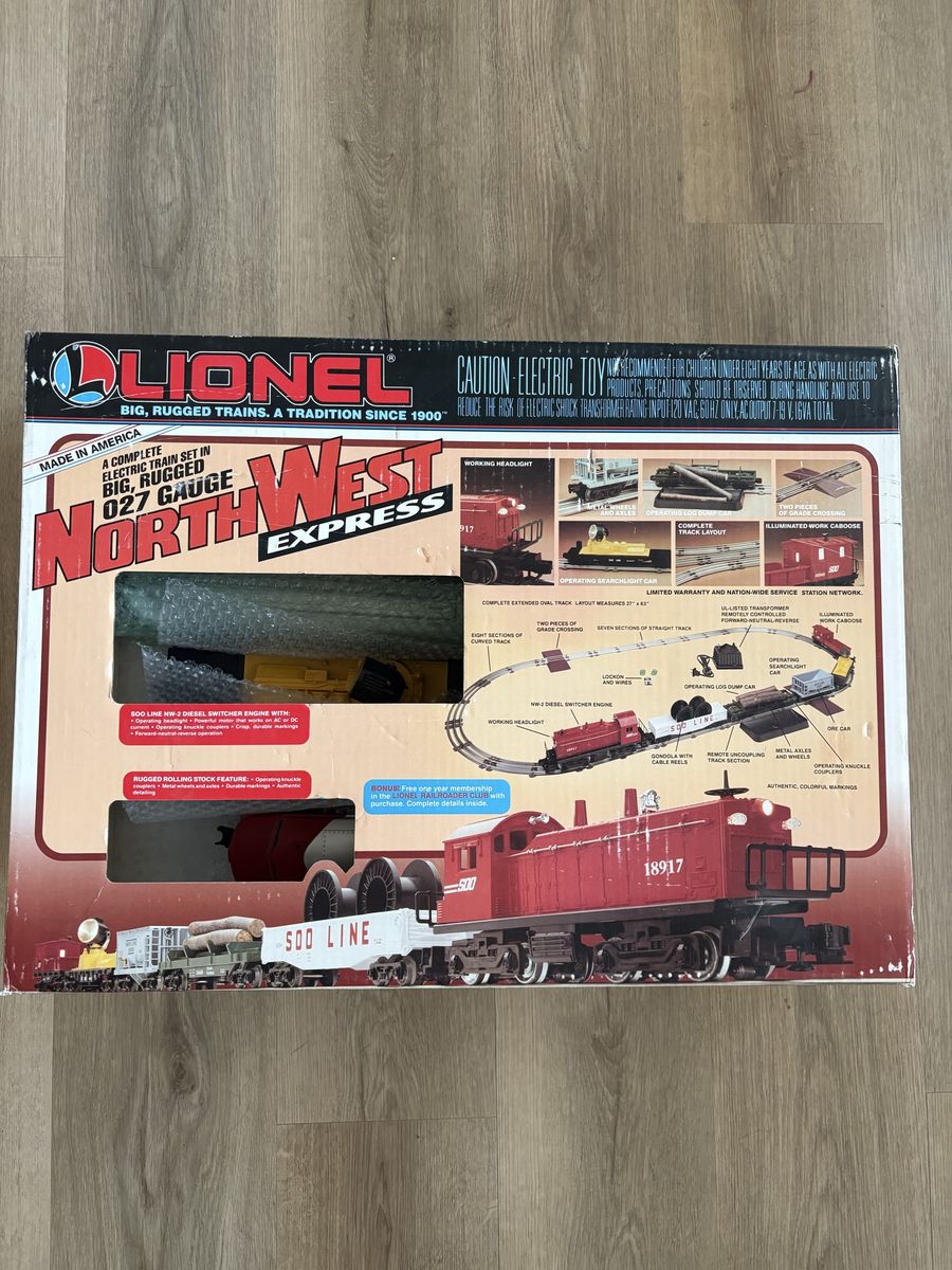 Vintage Lionel North West Express O27 Gauge Electric Train Set with original box