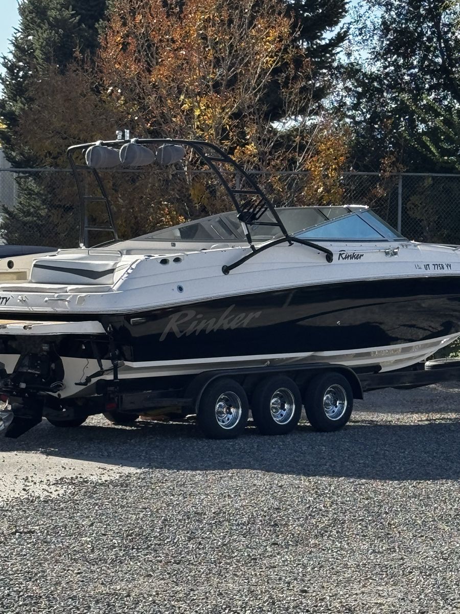 05 Rinker 282 cuddy sport.