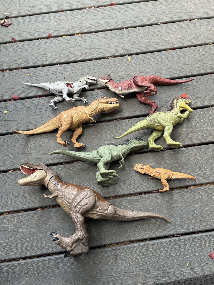 Lot of 7 Jurassic World Dinosaur Action Figures Toy Set