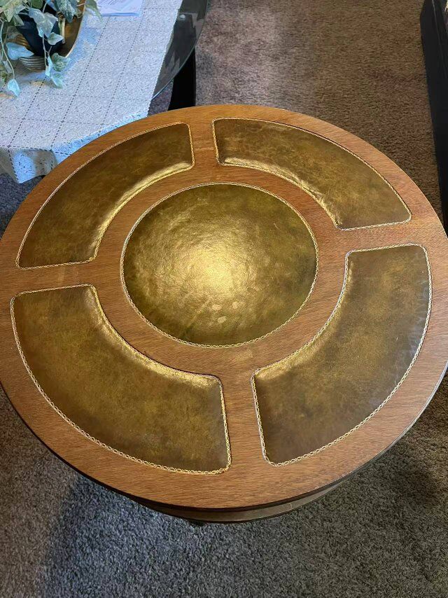 Antigue Round table