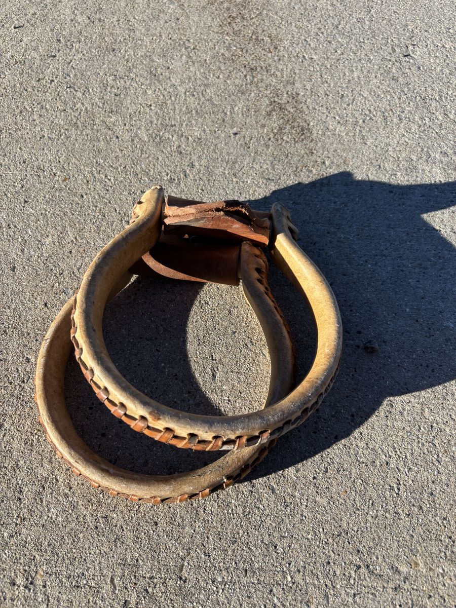 1 Oxbow Stirrups