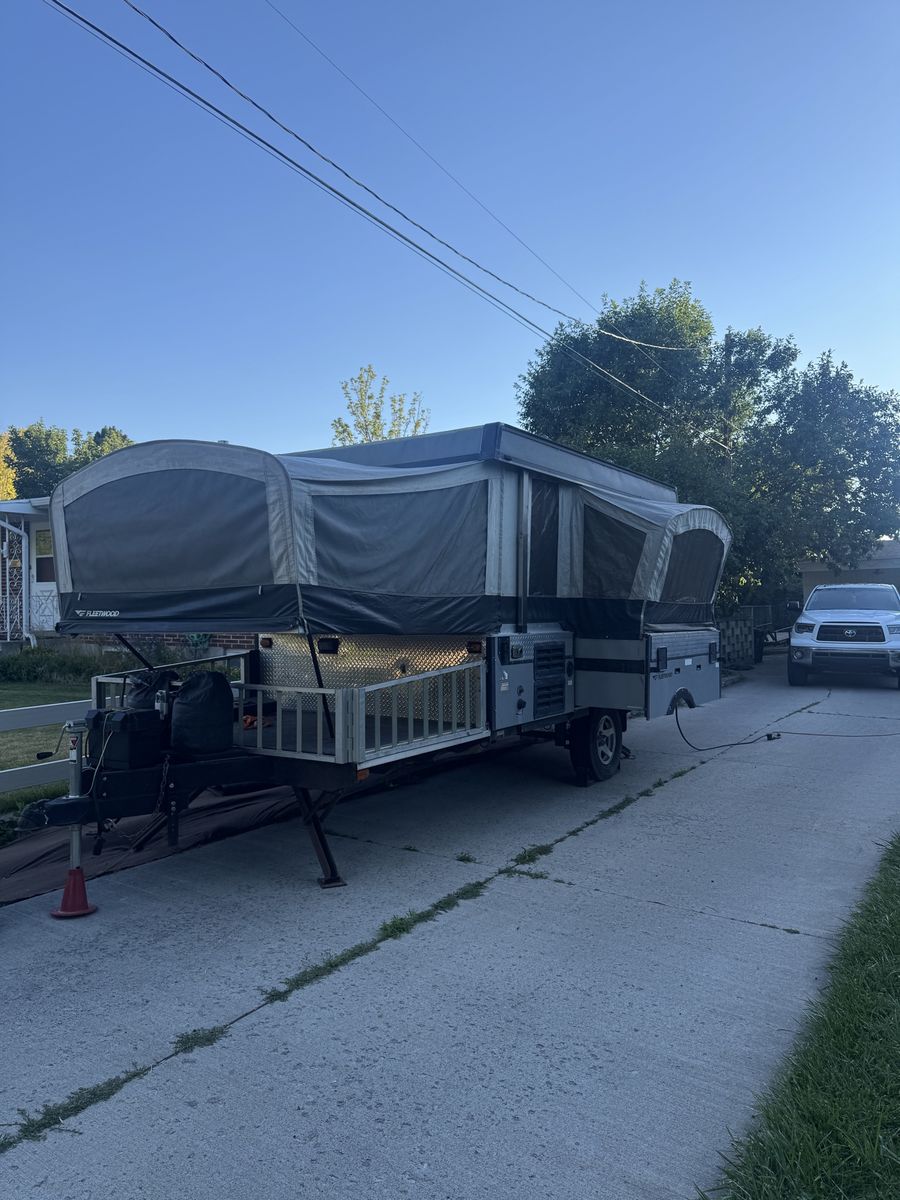 2008 Fleetwood E3 - Tent Trailer