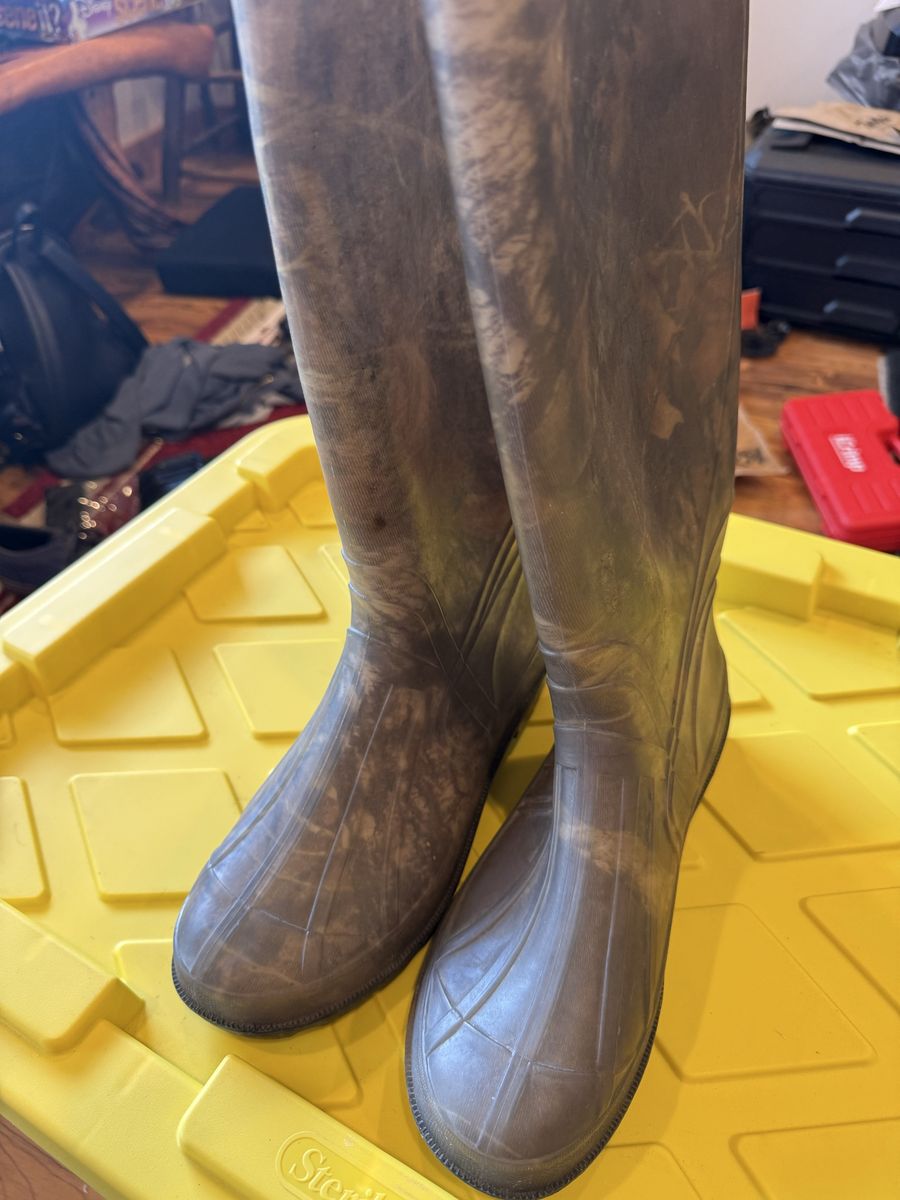 Camo Rubber Rain Boots Size 9