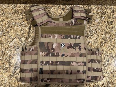 Military Tactical Gear Plate Carrier - Camo - Brand New