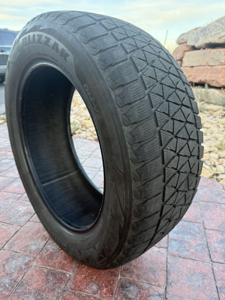 Bridgestone Blizzak 2023 snow tires 2 sets 100 obo each(Great deal)
