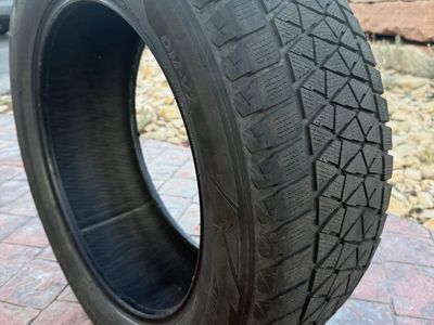 Bridgestone Blizzak 2023 snow tires 2 sets 100 obo each(Great deal)