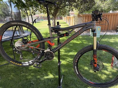 2016 Fuji Auric 1.7 Size Medium 27.5" Wheels Full Suspension Mountain Bike