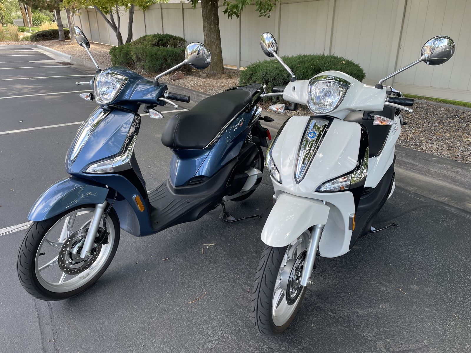 2022 Piaggo Liberty 150cc Motor Scooters (2) 