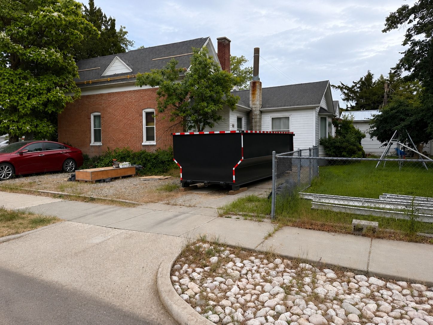 Main image 3