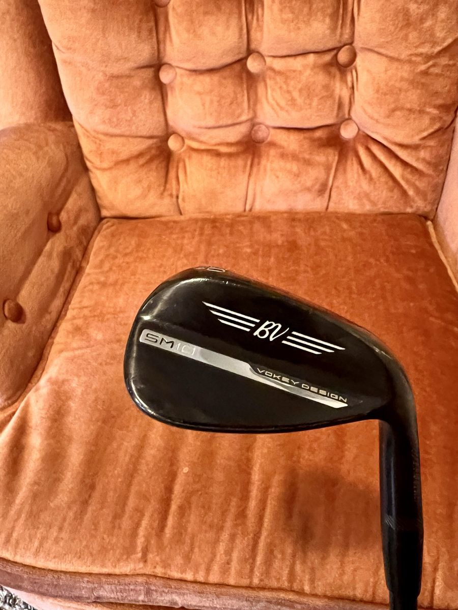 Titleist Vokey SM10 Jet Black 50° Wedge (08F Grind) – Lamkin Midsize Grip (RH)