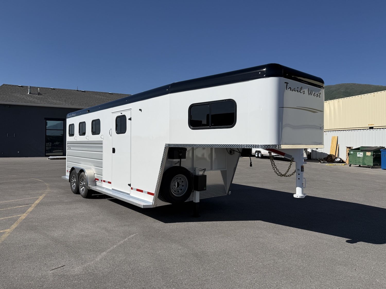 2027 Trails West Sierra 3-Horse GN