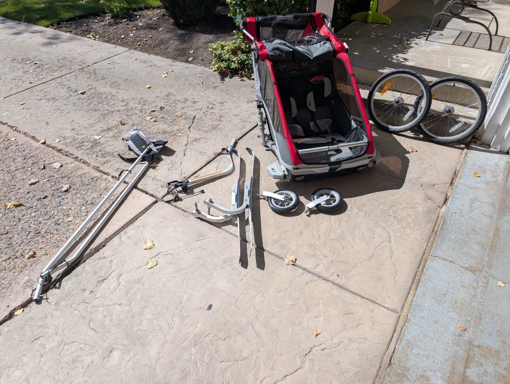 Thule Chariot Cross 2-in-1 Multisport Stroller & Bike Trailer with Ski Conversion Kit