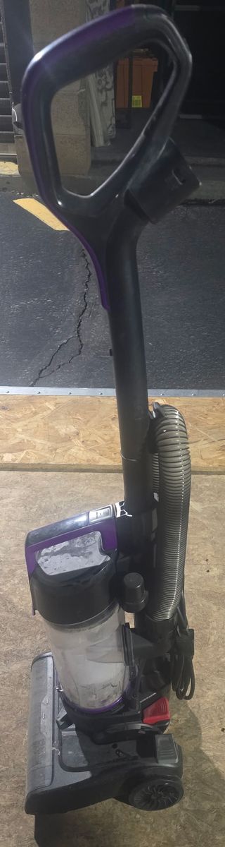 BISSELL CleanView Compact Turbo Upright Vacuum (Model 3437F) - Works Great!
