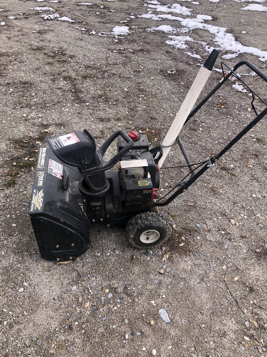 Snow blower 22 inch MTD yard machine