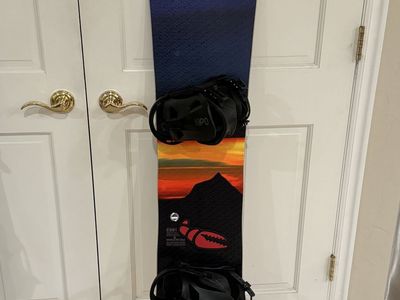 Women’s Lib Tech board, Cortado w/ Ride binding