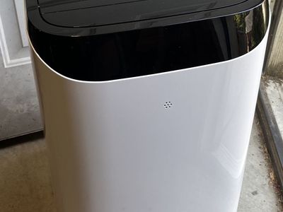 Portable air conditioner AC 8,000 BTU excellent condition in box all hoses and vents