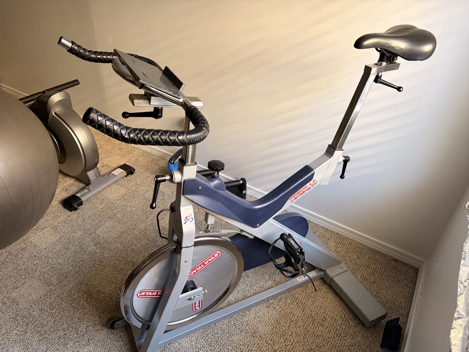 Star Trac V-Bike indoor cycling exercise bike