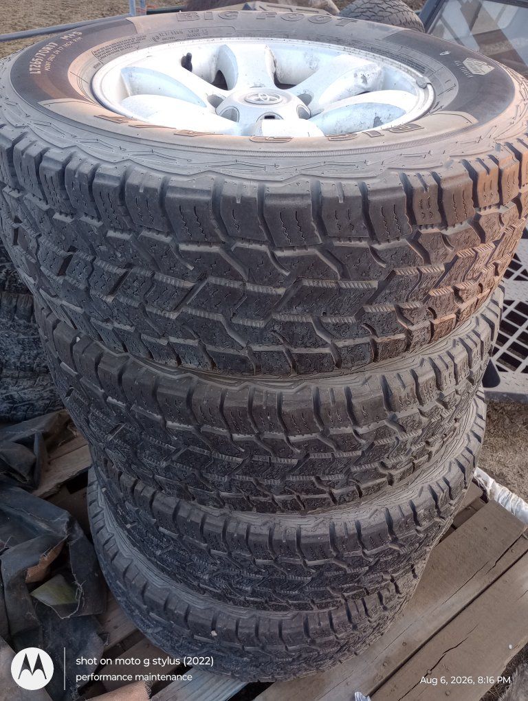 Toyota truck rims and tires LT265/70R17 Big O Big Foot A/T good tread