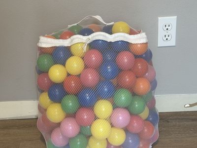 Kids colorful ball pit balls