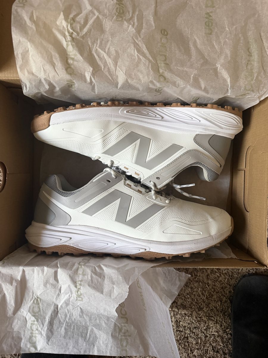 New Balance White and Gray Golf Shoes with Gum Sole