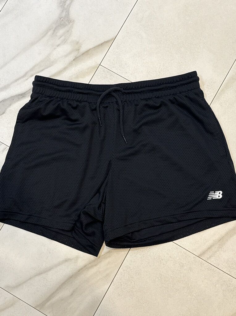 NWOT LRG Black Mesh New Balance, Running Shorts