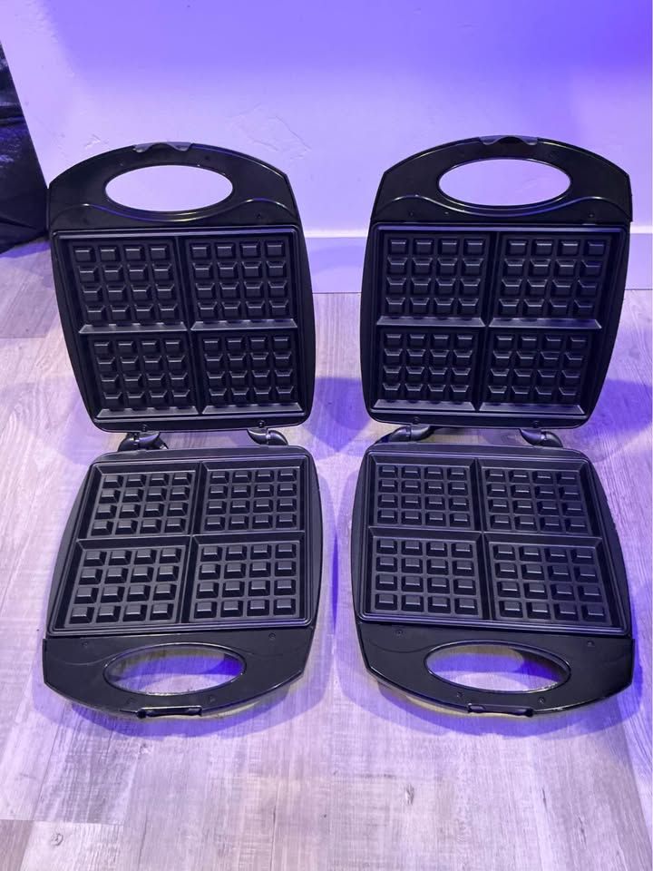 2 Hamilton Beach Belgian Waffle Makers