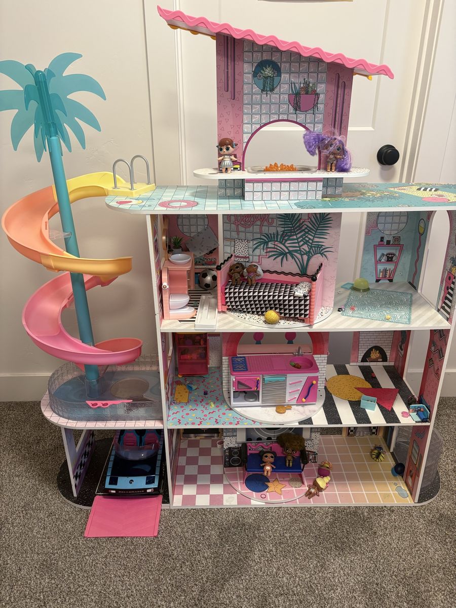 LOL doll house