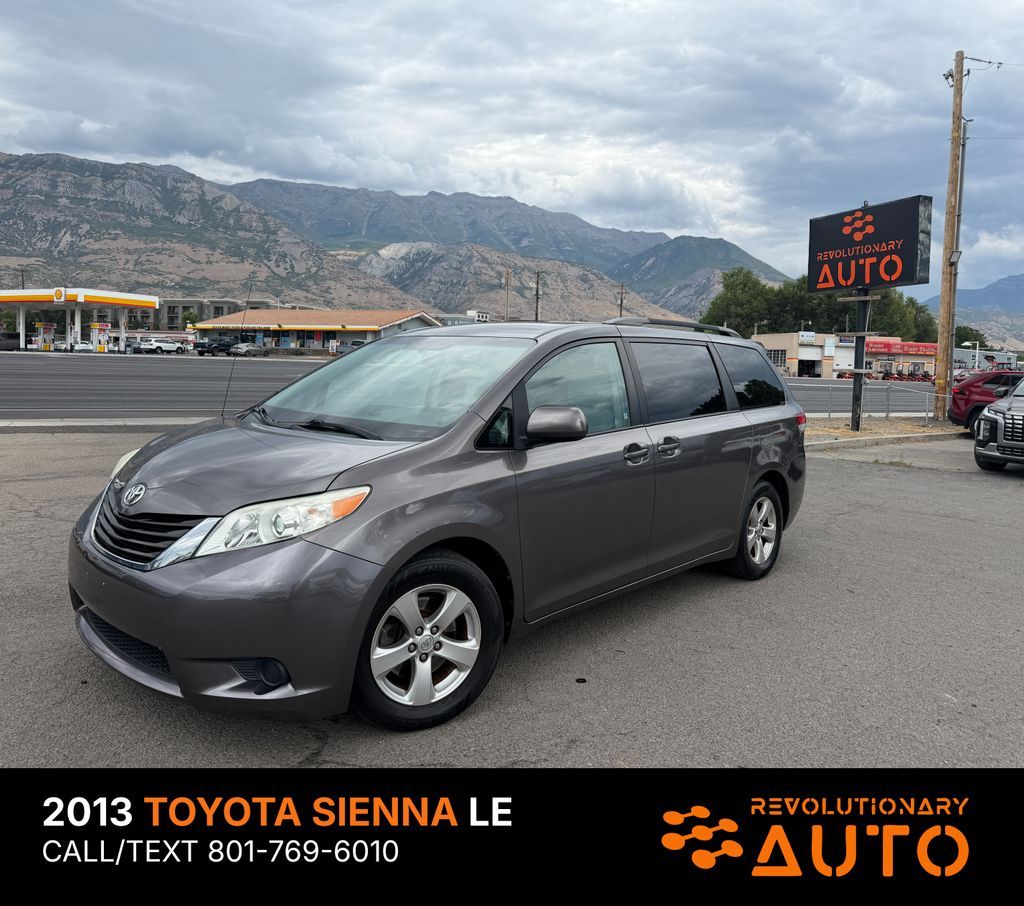 2013 Toyota Sienna LE 8-Passenger