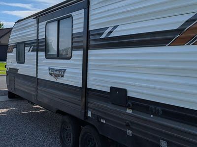 2022 24 foot Wildwood XLite - Excellent Condition & Ready to Go