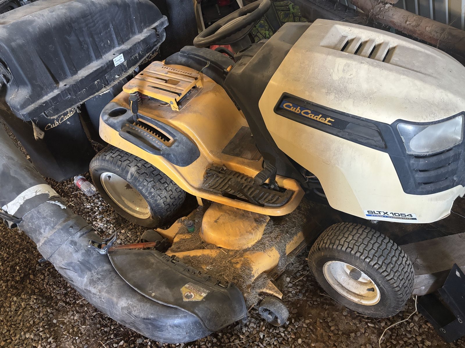 Cub Cadet SLTX1054 Riding Lawn Mower - V-Twin Hydrostatic - Needs Repair
