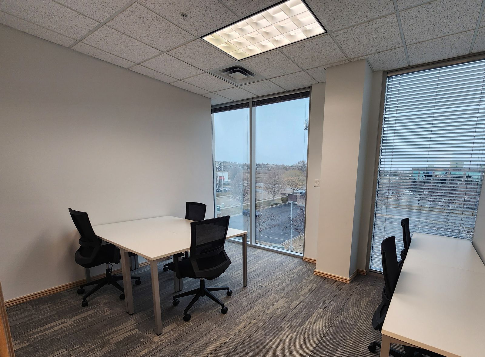 Your Desk Awaits: A Space for Focused Collaboration!