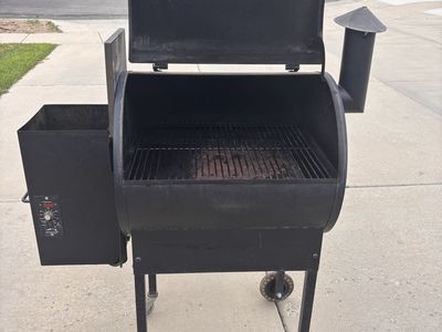 Traeger Lil' Tex Elite 22 Pellet Grill Smoker - Used, Black, Digital Arc Controller