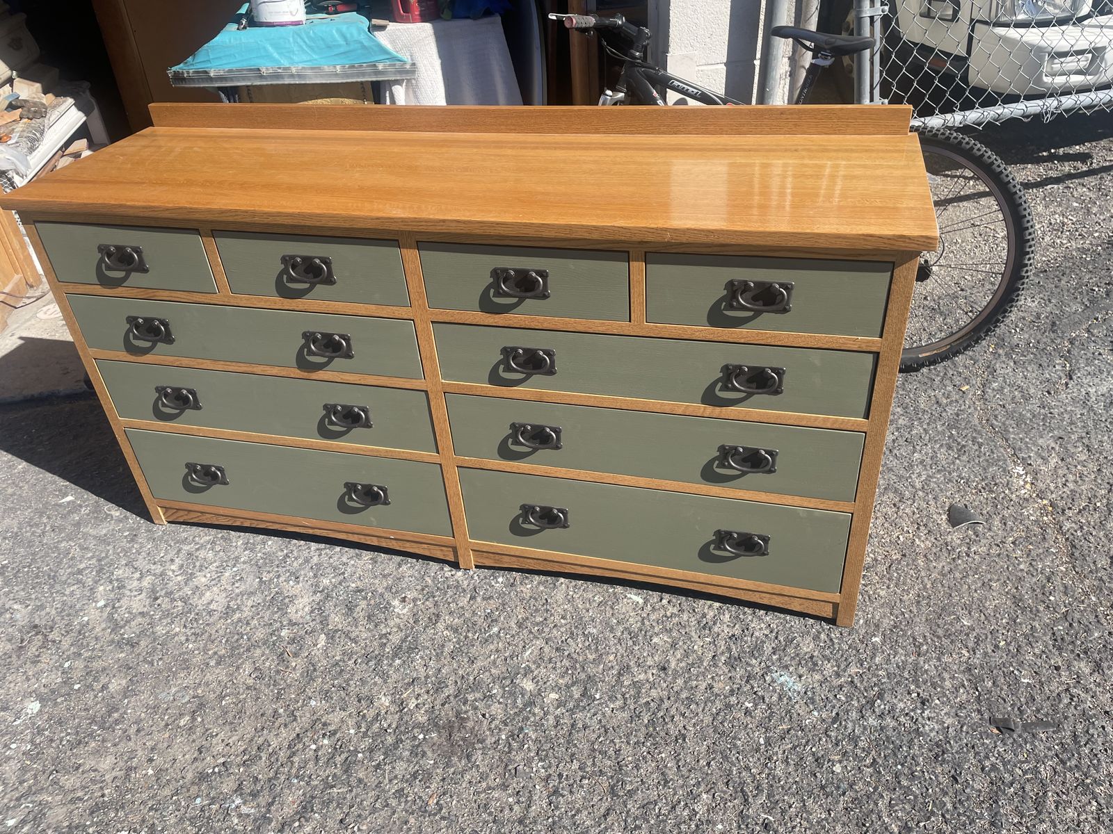 DRESSER 10 DRAWERS