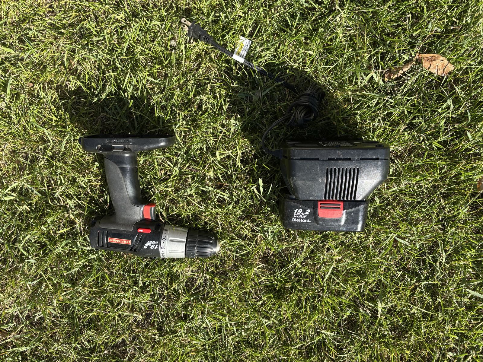 Craftsman 19.2V Cordless Drill Driver Kit - DieHard Battery, Charger Included