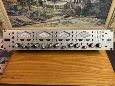 Universal Audio 4-710d Twin-Finity 4-Channel Tone-Blending Tube/Solid-State Mic Preamp/DI