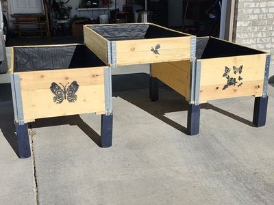 Wooden planter box