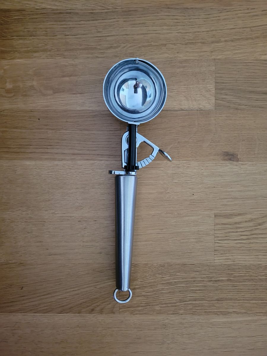 Oneida Large Ice Cream Scoop