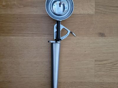 Oneida Large Ice Cream Scoop