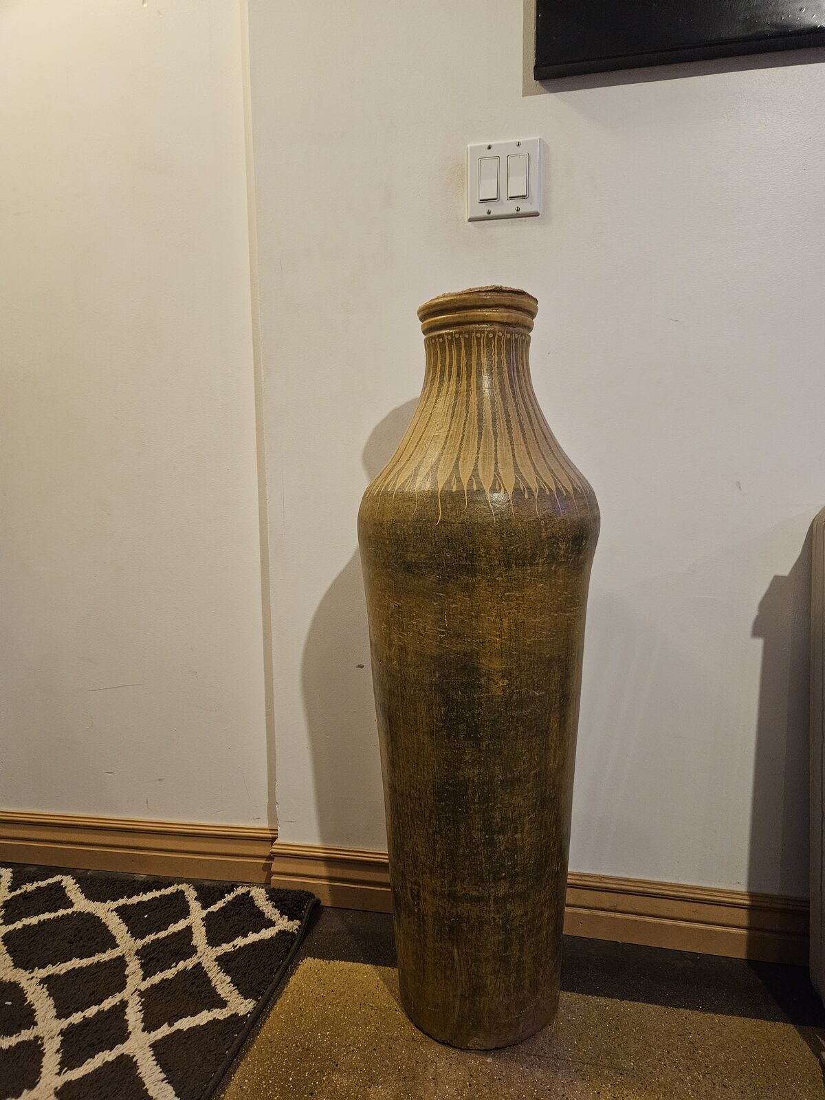 Floor vase