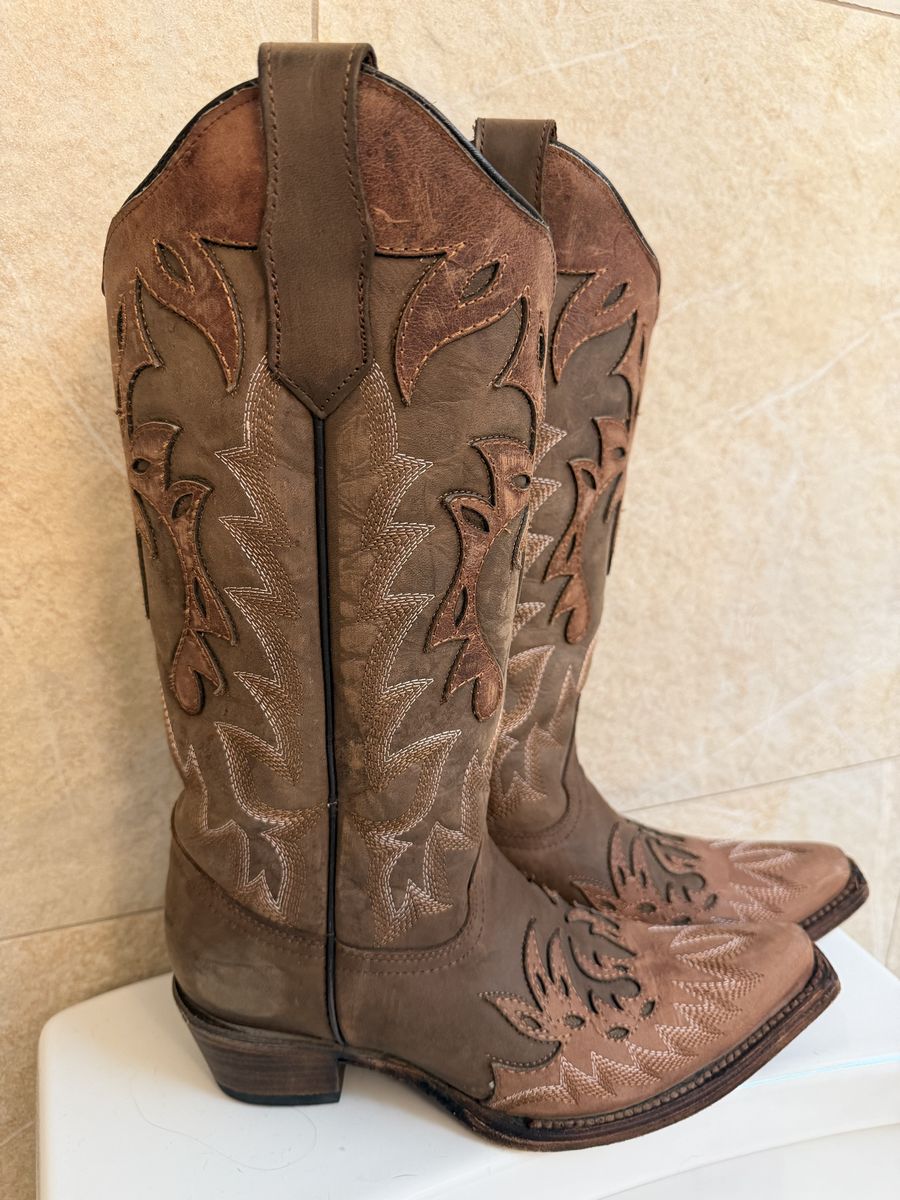 CIRCLE G CowGIRL Boots! Like NEW! For the woman that needs 1 more pair to complete her collection!