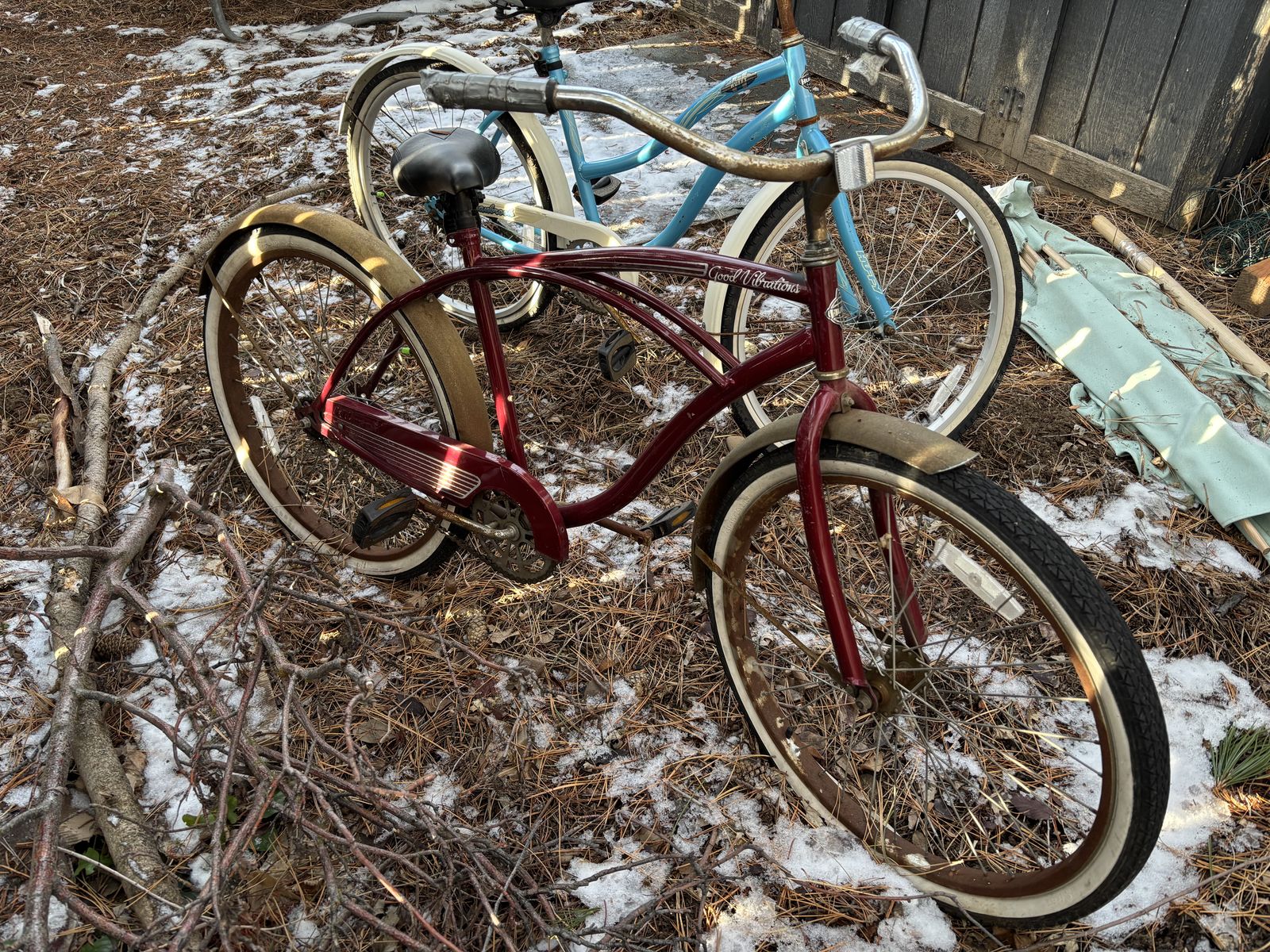 2 cruiser bikes