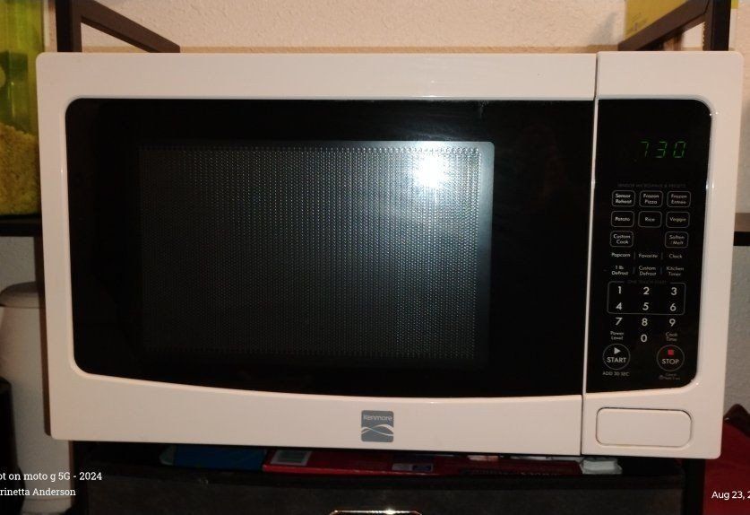 Kenmore Countertop Microwave White with Digital Display